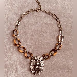 Medallion gem tortoise shell necklace